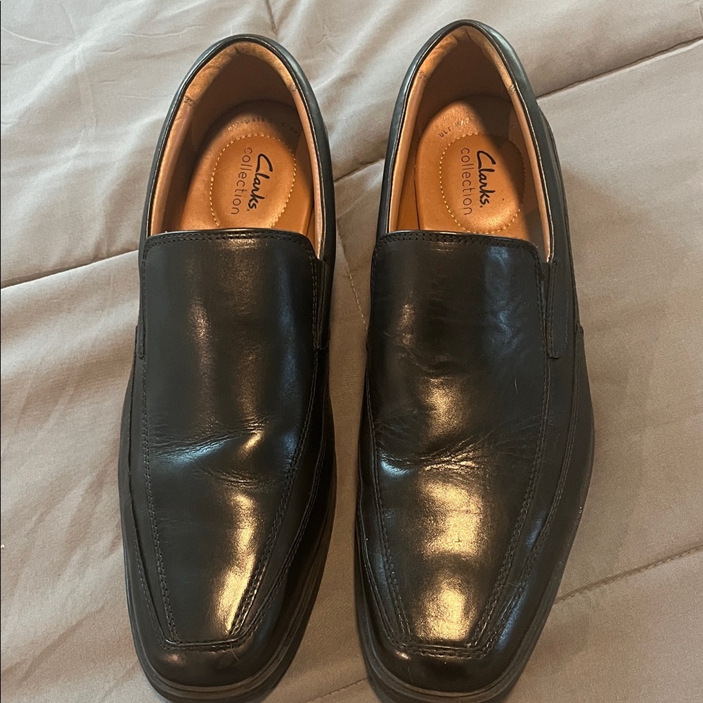 Clarks Men’s Black Slip-On Loafer